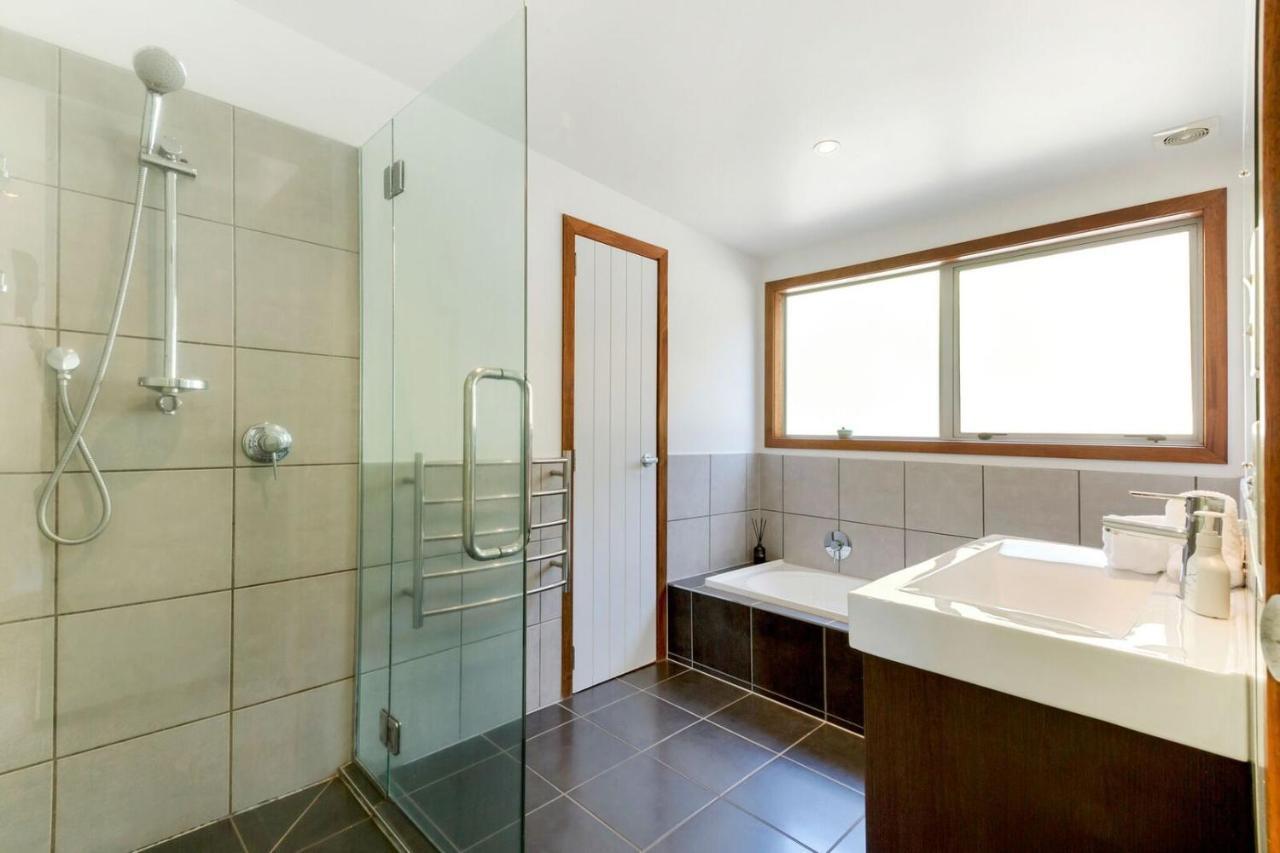 Oneroa Karaka Sanctuary With Spa Pool By Waiheke Unlimited חדר תמונה